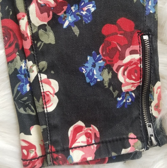 Jeans - Picture 3 of 3